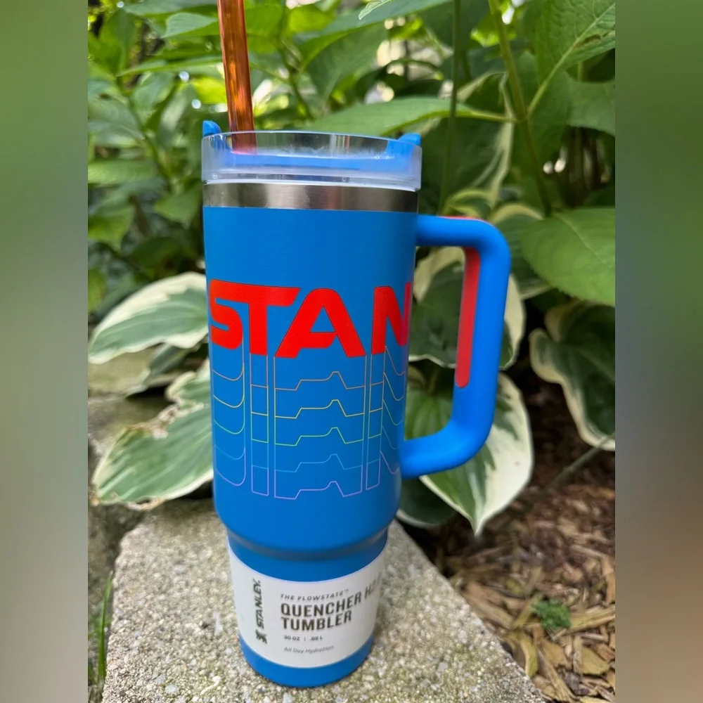 Stanley Blue and Red Quencher Tumbler 30 oz NWT - Picture 1 of 3